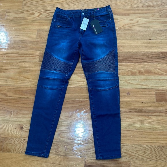 Fashion Nova Jeans - Picture 8 of 8